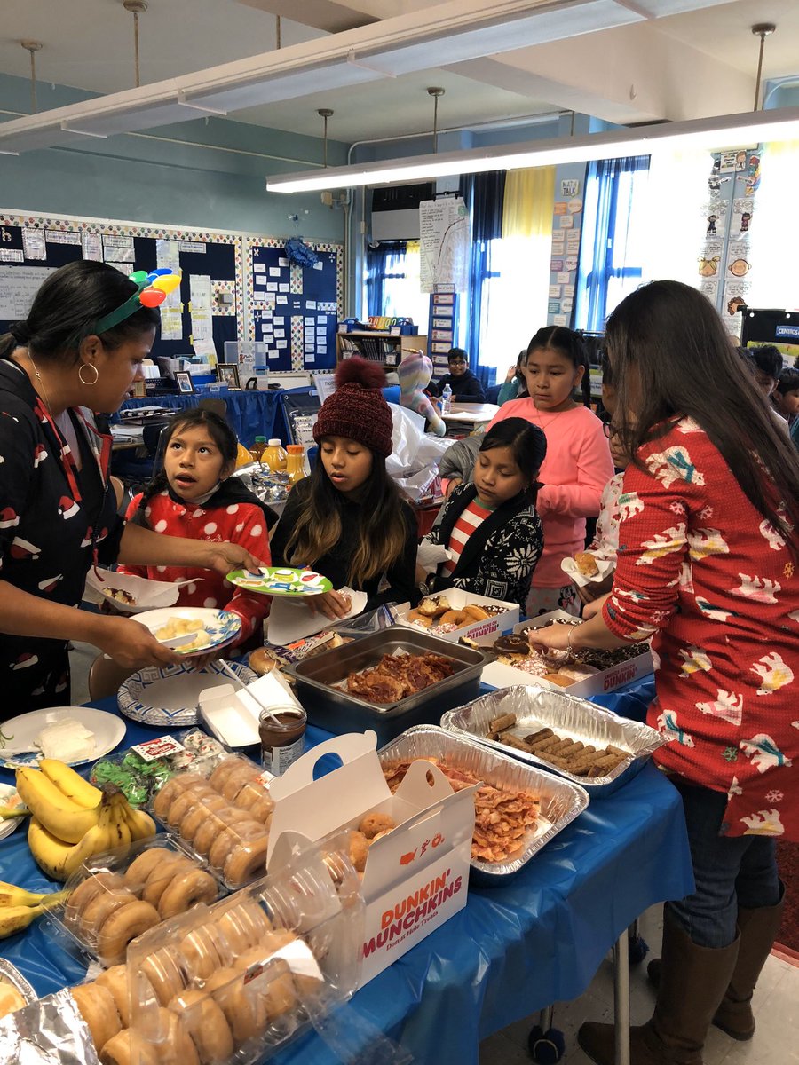 Caroline Castro tweet media