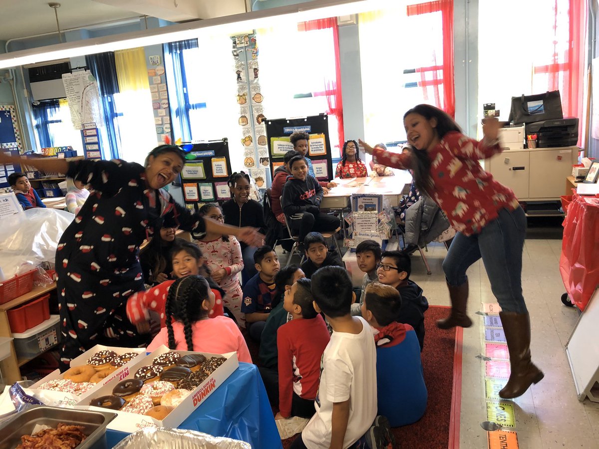 Caroline Castro tweet media