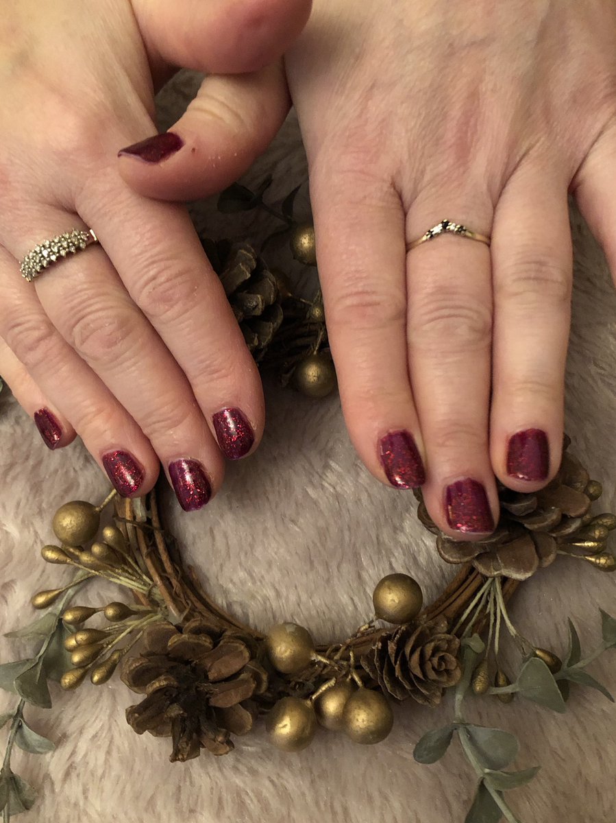 GelAndTell's tweet photo. Beautiful #RubyRitz which is spectacularly sparkly for the #festive season! #gelandtell #gelnailsintelford #telfordnails #telfordnailtech #telfordnailtechnician #uknails #gelpolish #gelnails #christmas #christmasnails #party #partynails #christmas2019 #ruby #red #rednails https://t.co/jK4ntVMvxQ