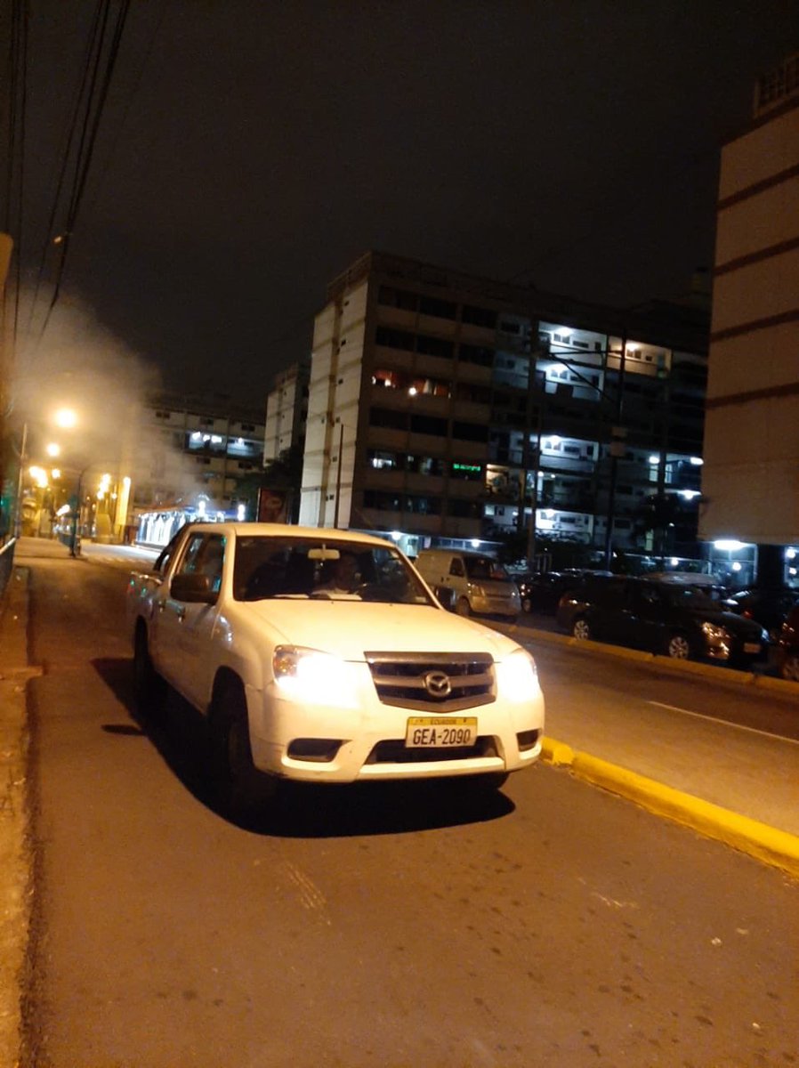 Salud_Guayas's tweet photo. Fumigación nocturna efectúa #Distrito09D03 en la parroquia #GarciaMoreno para eliminar transmisor del dengue, chikungunya y zika #UnidosContraElZika #MSPdeTodosyParaTodos https://t.co/ND0YyClVVL