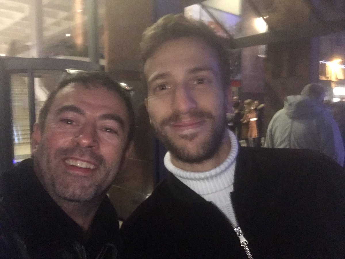 brouillet17's tweet photo. @Rodezensemblea1 trêve de Noël  🎊 et vin chaud https://t.co/ZPZouB4pEK