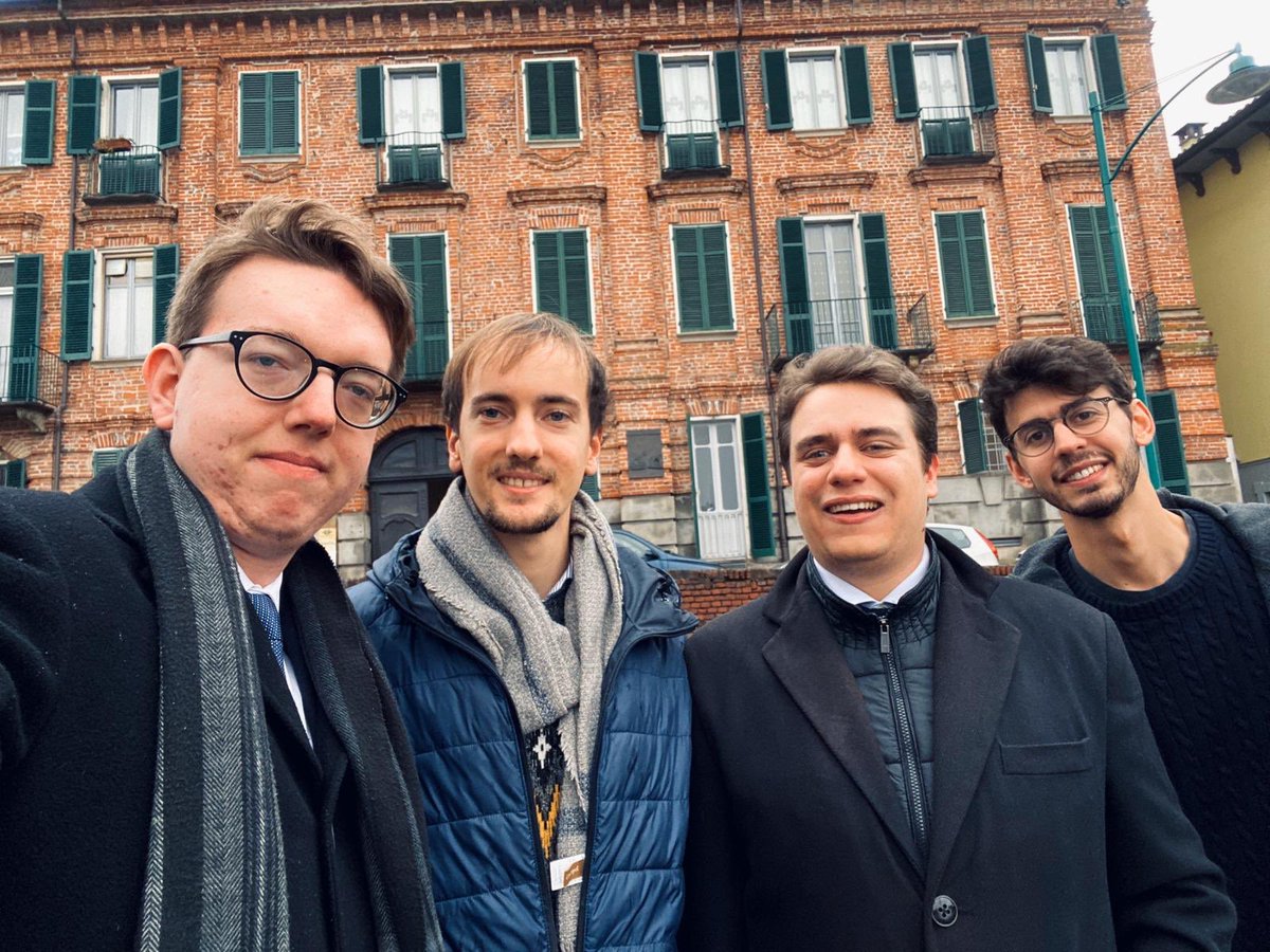 Una giornata in amicizia, quella trascorsa ieri dalle delegazioni dei <a href="/JEF_VdA/">GFE / JEF Valle d'Aosta</a> e della <a href="/gfe_piemonte/">GFE Piemonte</a>, visitando i luoghi in cui 76 anni fa fu firmata la Carta di Chivasso e confrontandosi sul federalismo inteso non solo nella dimensione europea, ma anche nel contesto locale