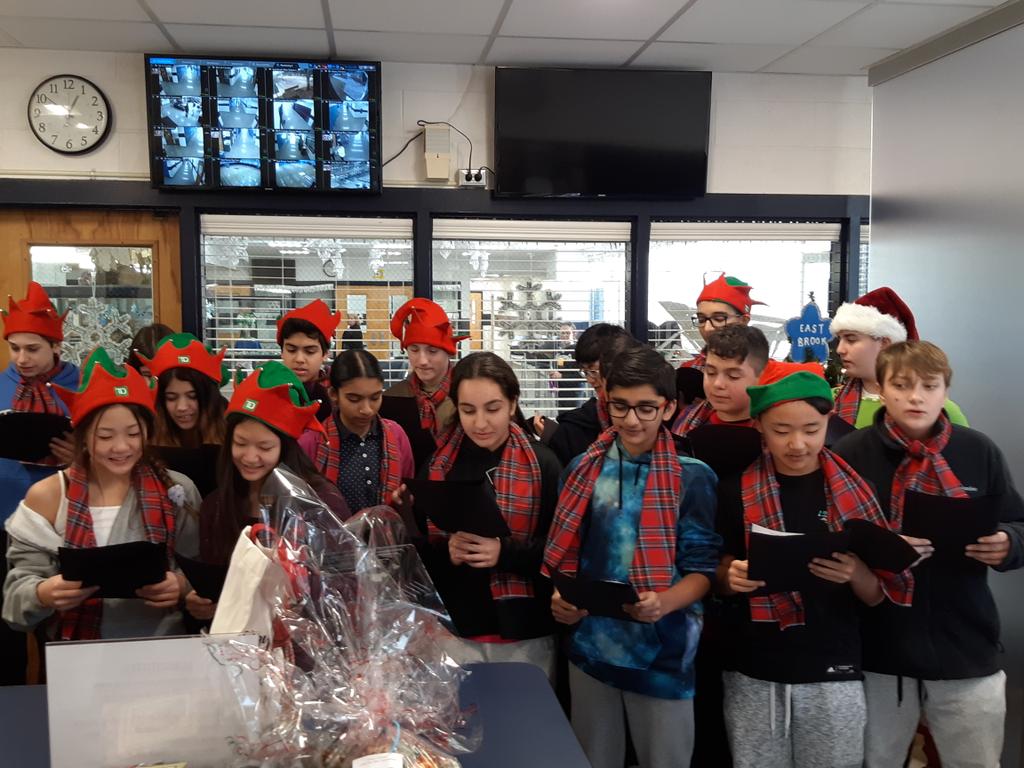 AupperleeRyan's tweet photo. There's nothing quite like being serenaded in German by 8tg graders to get me in the holiday spirit. The kids did a great job! https://t.co/WWsGEltMvN