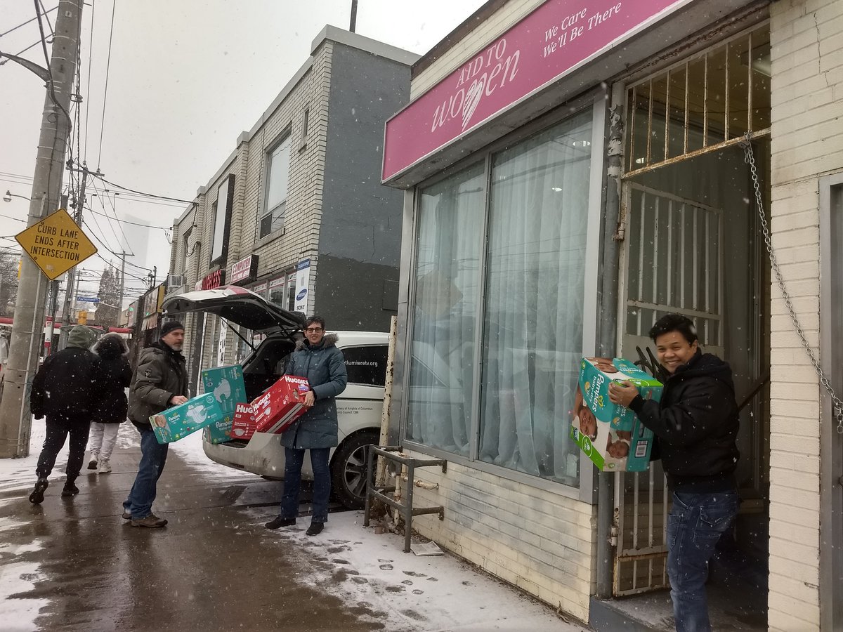 saltandlighttv's tweet image. So happy to have delivered our Christmas donation of 2,000 diapers to Aid to Women yesterday! It was also a pleasure meeting executive director Mary Helen Moes. @mmhmoes @AidToronto 

Find out about Aid to Women and the amazing work they do at aidtowomen.ca