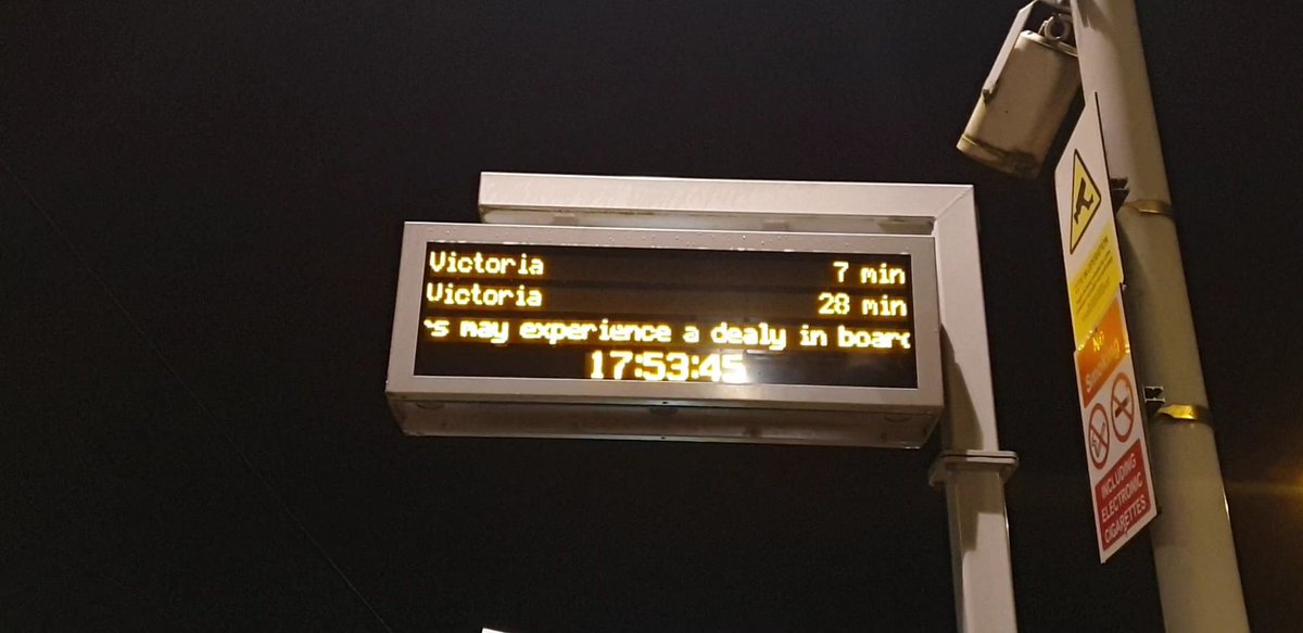 JoJo_86's tweet image. Ahhh @MCRMetrolink spelling at its finest :) #dealy #metrolink #tfgm