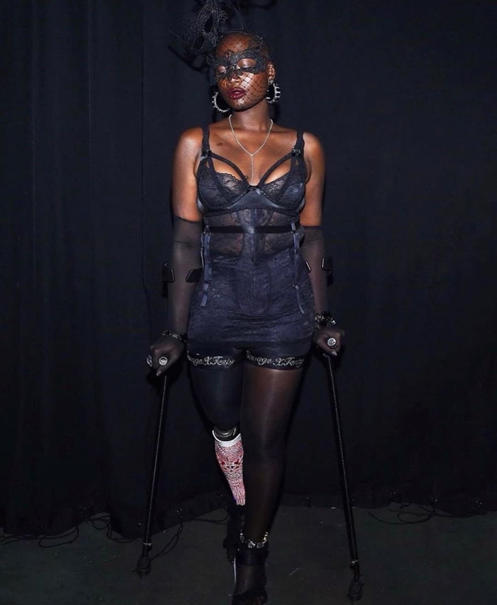 A queen. A force. A powerhouse beauty that brought her strength to the @savagexfenty stage this year inspiring so many across the globe. Rest In Power sis ✊🏿😢@mama_cax
