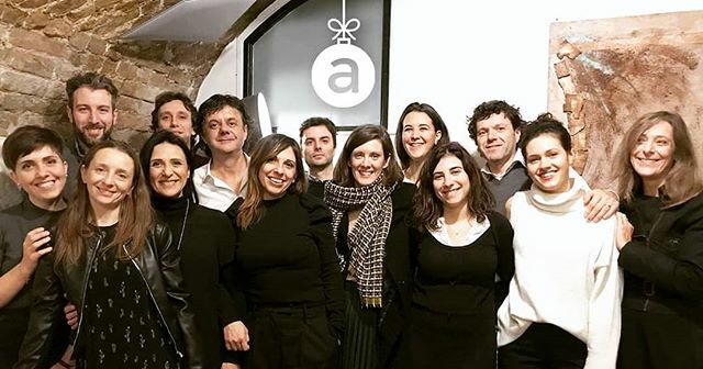 Areaitalia vi augura buone feste! Ci rivediamo il 7 gennaio 🌲
#christmas #work #team #love #agency #advertisign #people #dinner