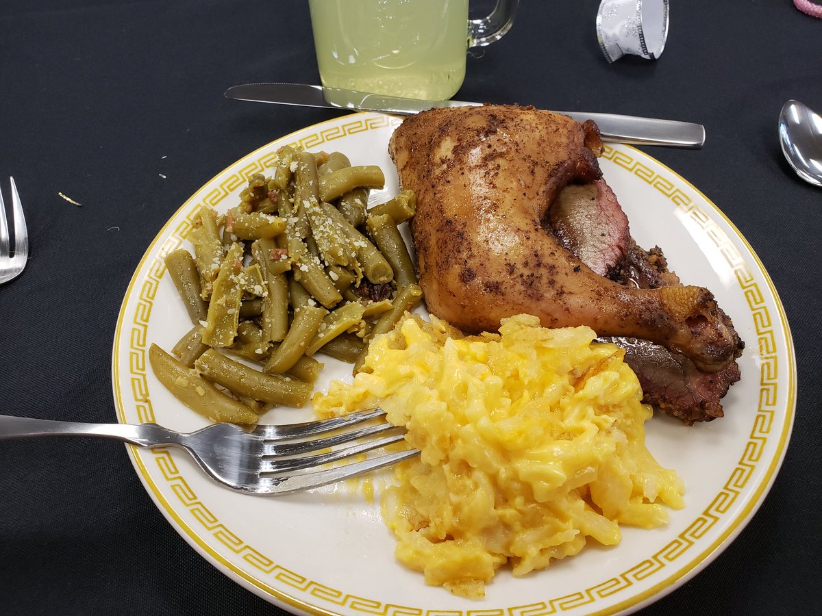 srta_bartels's tweet photo. Fantastic meal served to teachers by culinary marketing. Thanks so much. https://t.co/uLZXsK4q6G