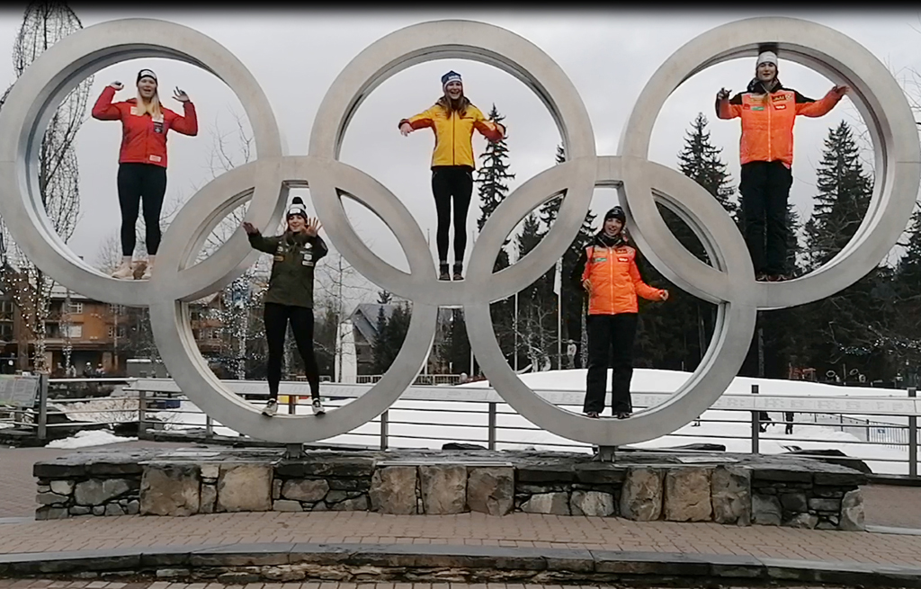 FIL_Luge's tweet photo. Merry Christmas wishes you the international Luge Family #MerryChristmas #JingleBells #LugeLove #FILuge #Olympic  https://t.co/y7indcnsMu https://t.co/X9Igvpzpnf
