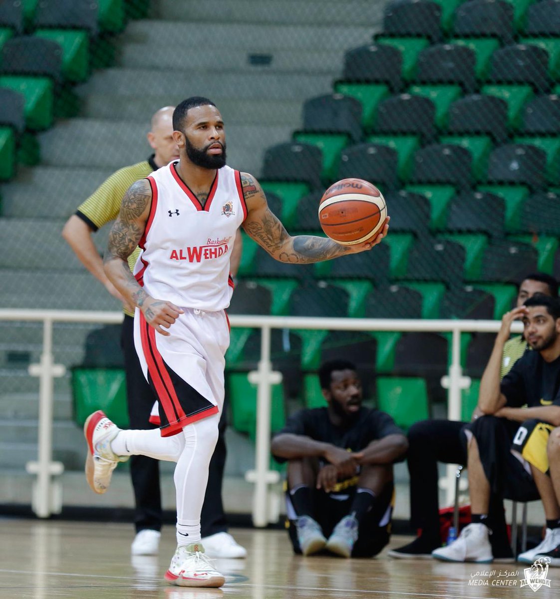 alwehdaclub1's tweet photo. #عمالقة_الوحده ⛹🏽⚪🔴

@woll15  🐺

#WOLL
#QUEPASOO https://t.co/wCsq0ntGCw
