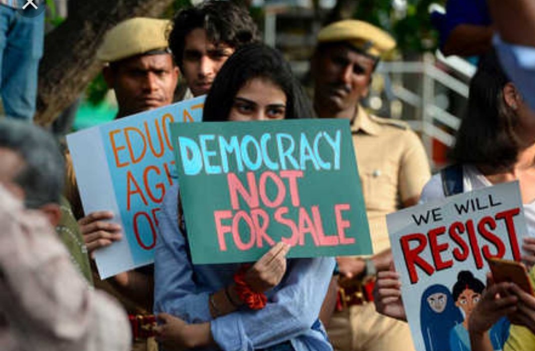 aswin700's tweet photo. India has seen protest over a 100 years against the British empire who's policy was 'divide and rule'.Now 70yrs later a ruling party trying to impose the same policy.We will protect the constitution that our forefathers have fought for #CAA_NRC_Protests #IndiaAgainstCAA_NRC https://t.co/G1z4n0cdVJ