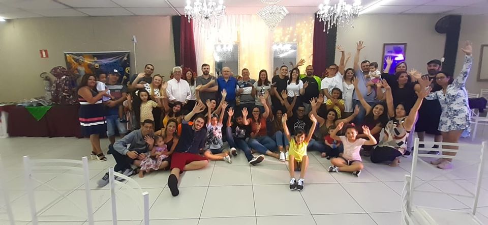 Krisoll1's tweet photo. Confraternização da Krisoll Resinas Plásticas #amigosecreto #crianças #familiares #Boasfestas https://t.co/JxLkFxDgVC