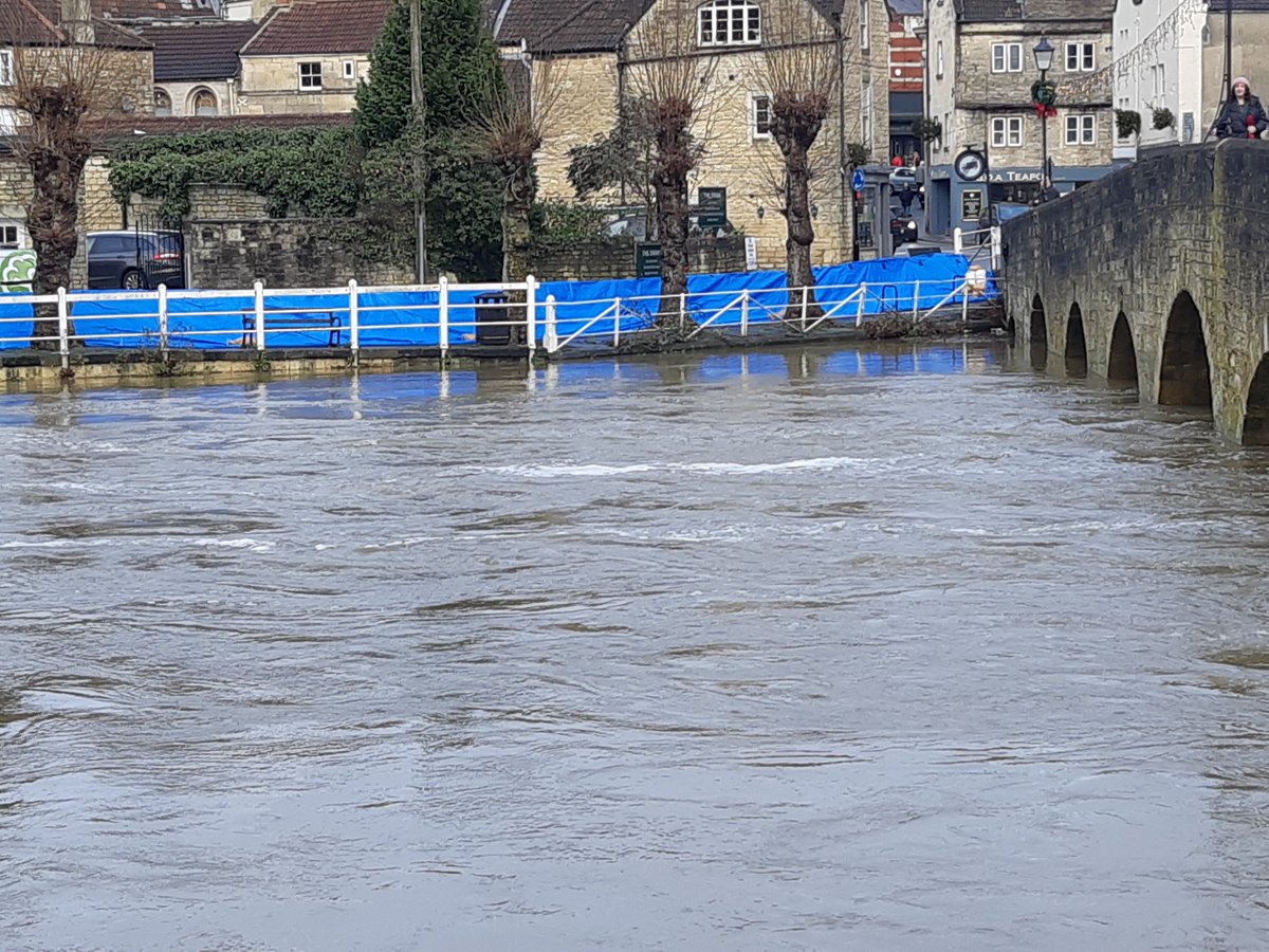 BoATCCEVs's tweet photo. #floodalert #bradfordonavon. Thank you to The Mayor for the 13:00hrs report. The level has crept up very slightly and is now 27.7m AOD. Barriers are all in place. @EnvAgencySW @bbcwiltshire @WiltshireWinter @DWFRSBoA @WiltsPrepared @BoATownCouncil https://t.co/dLAA6iFP1Q