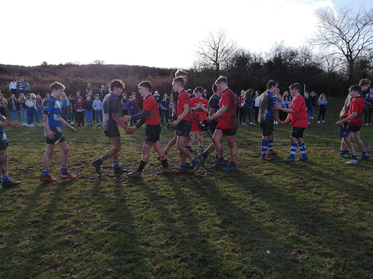 CJSHOUSHA's tweet image. What a fantastic Christmas Cracker this afternoon to close down the Autumn term. Final score 17 - 12 to Year 11. 🎉🎄🏉🔵🔴 #hubschool @WRU_Scarlets