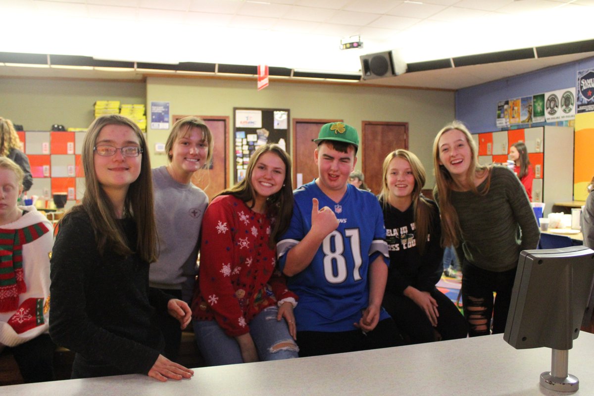 zeelandlinks's tweet photo. No better way to kick off Christmas break than our annual zLinks Christmas bowling event! We love seeing the excitement and energy of our students as we head into Christmas break! Merry Christmas from the zLinks program! https://t.co/FVDanfLyMh