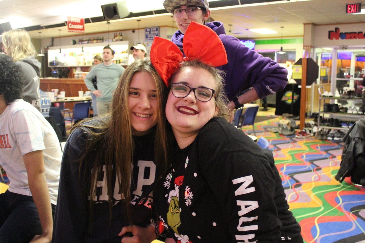 zeelandlinks's tweet photo. No better way to kick off Christmas break than our annual zLinks Christmas bowling event! We love seeing the excitement and energy of our students as we head into Christmas break! Merry Christmas from the zLinks program! https://t.co/FVDanfLyMh