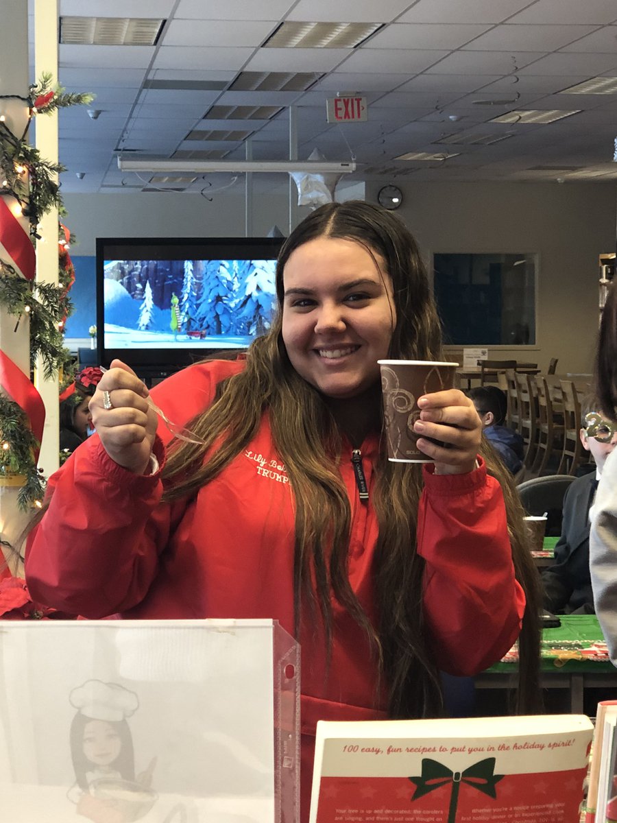 martafromRI's tweet photo. My day is “Funner” than yours... I’m
flying solo up here but you’d never know it! #Justsmile #Hotchocolate #Music #Townies #Towniepride #LibraryShenanigans @Jnmonteiro5 @MsShaniWallace https://t.co/9xyliYDoMF