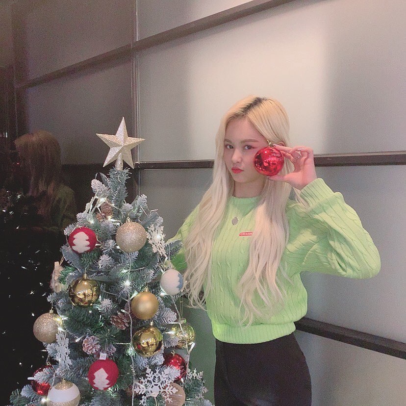 EVERGLOW_MEXICO's tweet photo. INSTAGRAM DAILY | 191219
#EU vía everglow_0321:
"Es invierno ❄
#FelizNavidad #EnInvierno #Árbol #🌲"
#EVERGLOW #에버글로우 @EVERGLOW_twt https://t.co/I399mLcpYD