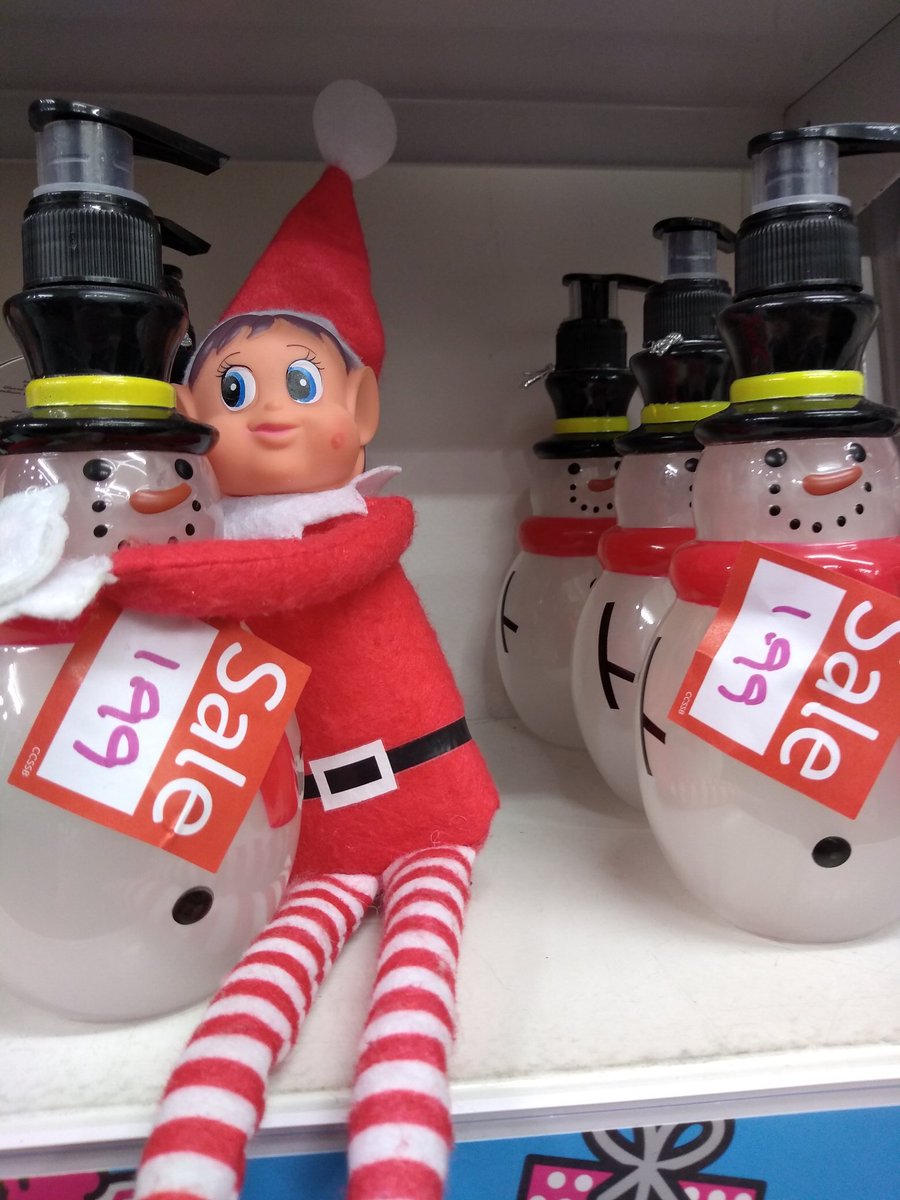 TeamPortyEdin's tweet photo. Eddie chilling with his new friend #Cruk #elfontheshelf #EddieTheElf #ElfVolunteer #HugASnowman https://t.co/Pv3edidcRl