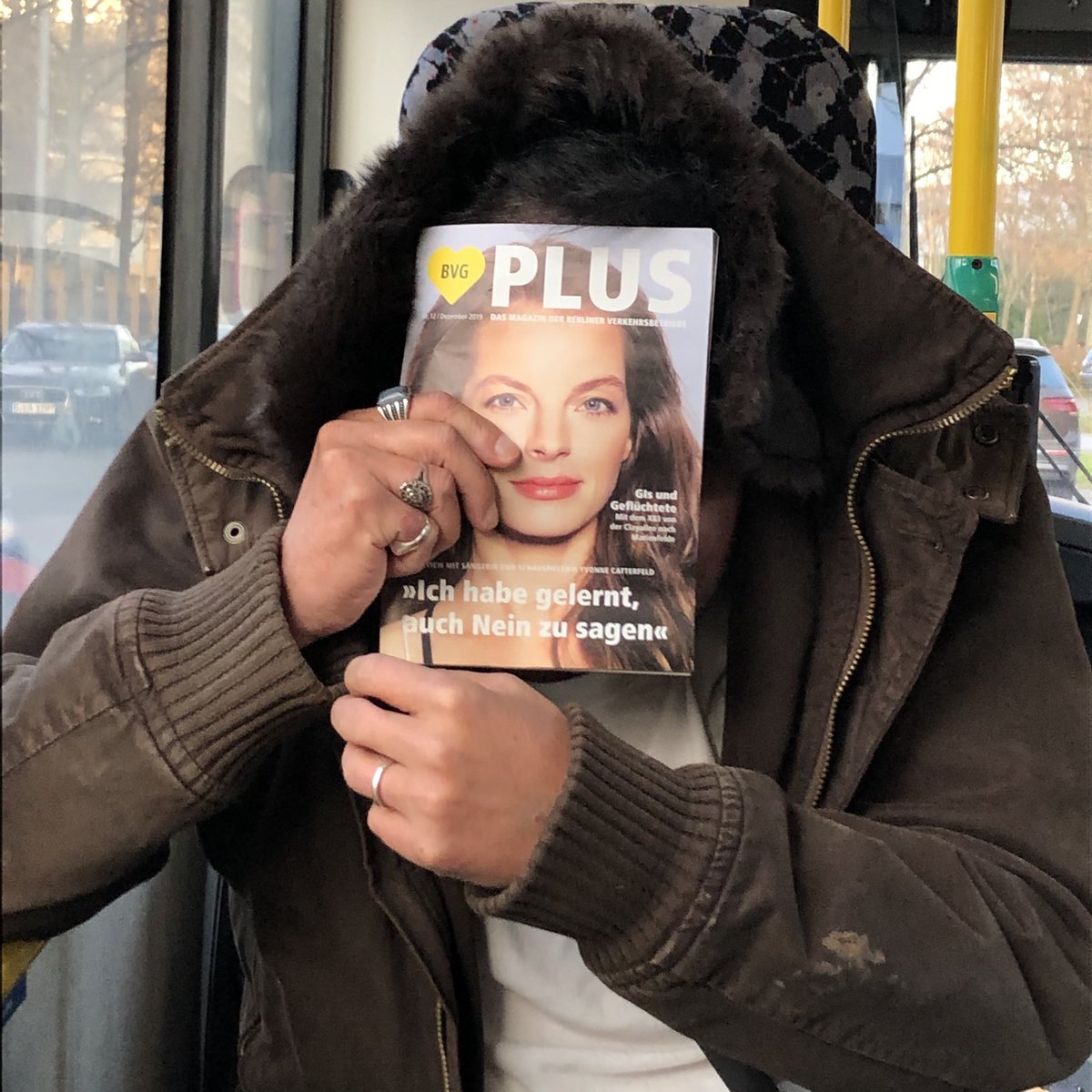 LujuriaAlexia's tweet photo. #weilwirdichlieben #bvg #berlin #bus 245
#december https://t.co/hbnwT9Kigc