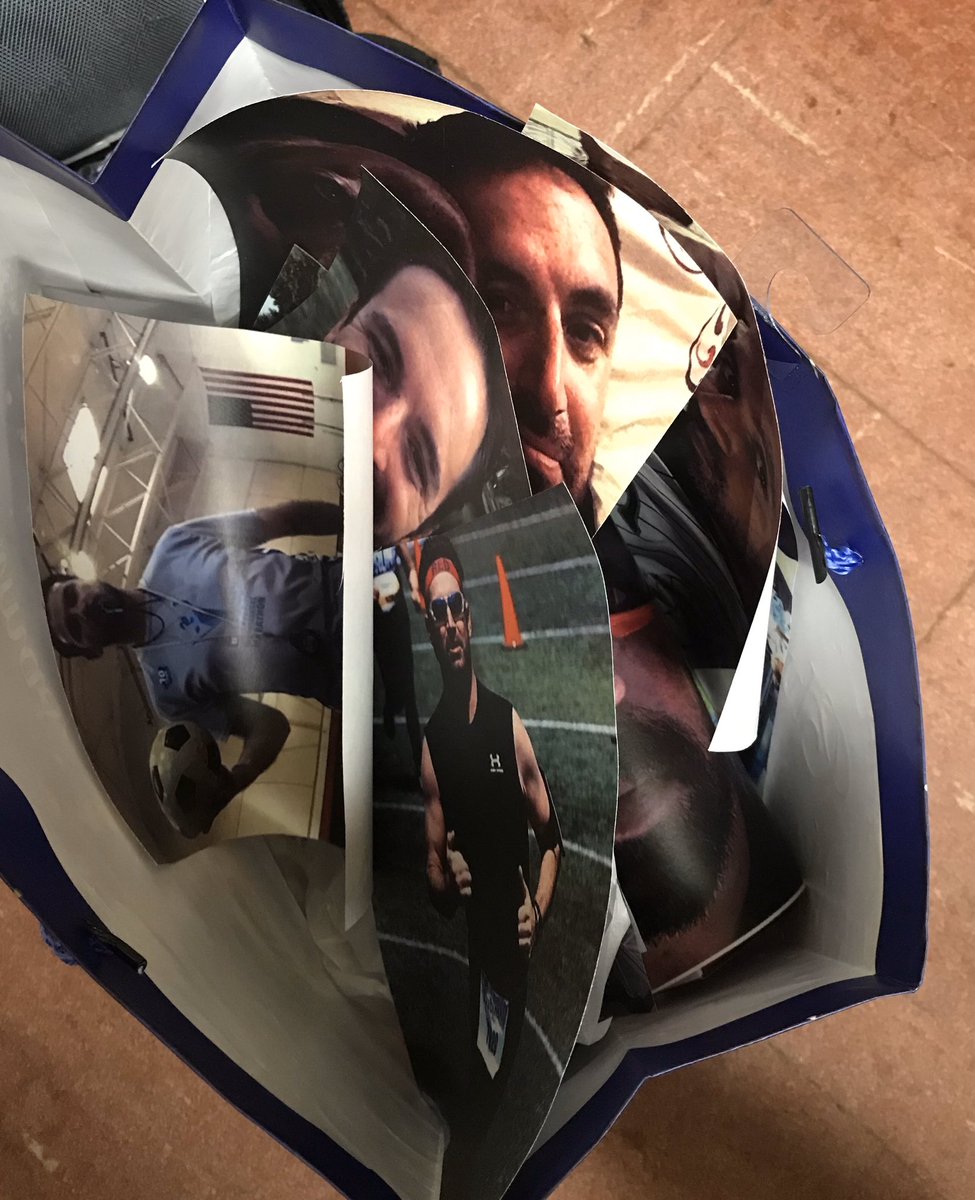 JPLubinski's tweet photo. It’s the 2nd annual #FacesOfMe gift bag for @PotomacGrade #SecretSanta!
@ekcler was the lucky recipient last year... who’s getting it today? https://t.co/Avi0346pk7