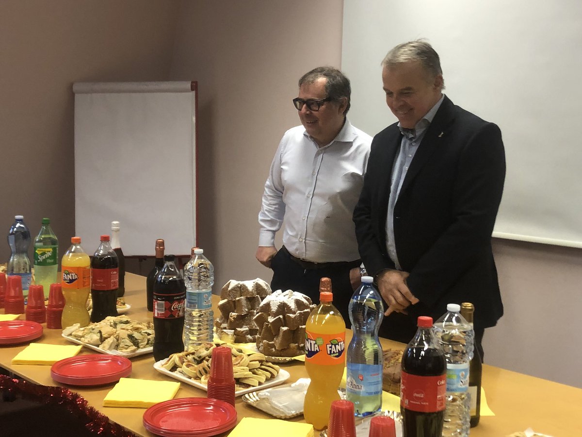 È tempo di brindisi d’auguri a Liguria Ricerche, con l’Assessore allo Sviluppo Economico <a href="/benveduti/">Andrea Benveduti</a> ! 

Buone feste a tutti 🎉