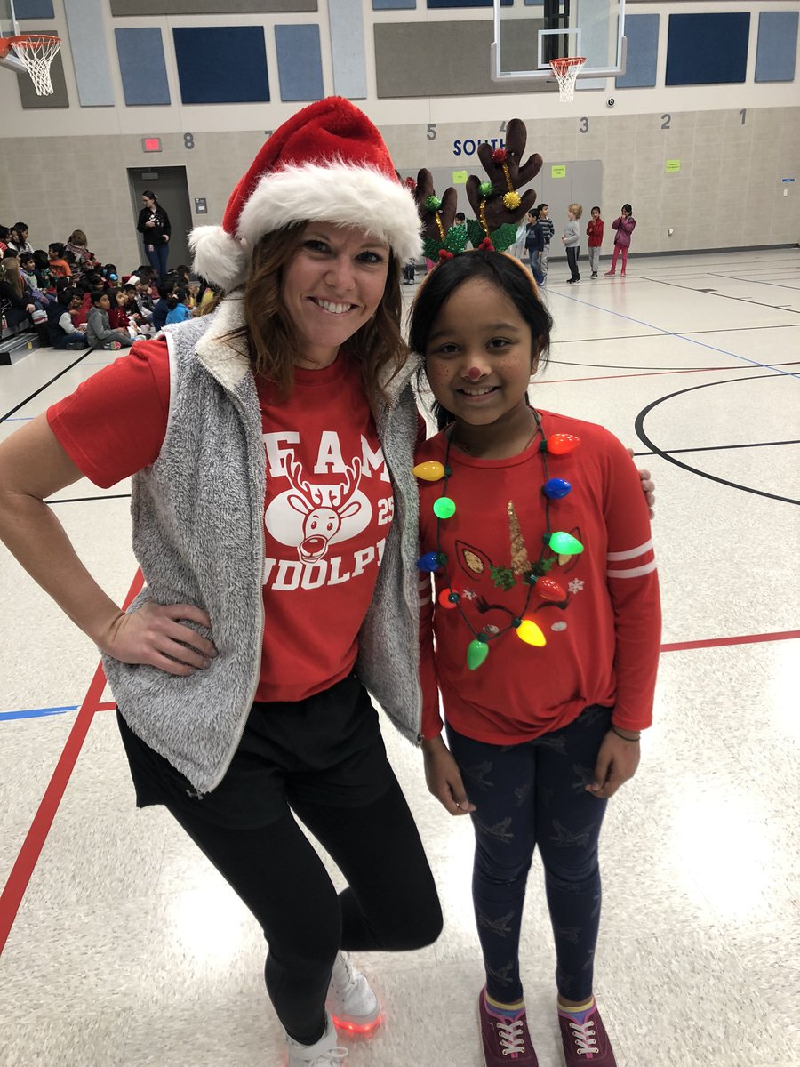 2love2teachpe's tweet photo. Team Rudolph โค๏ธ @CRECoyotes #CREcoyotes #spiritrally #iteachpe #lightupshoes https://t.co/xeAFk1Qe4D