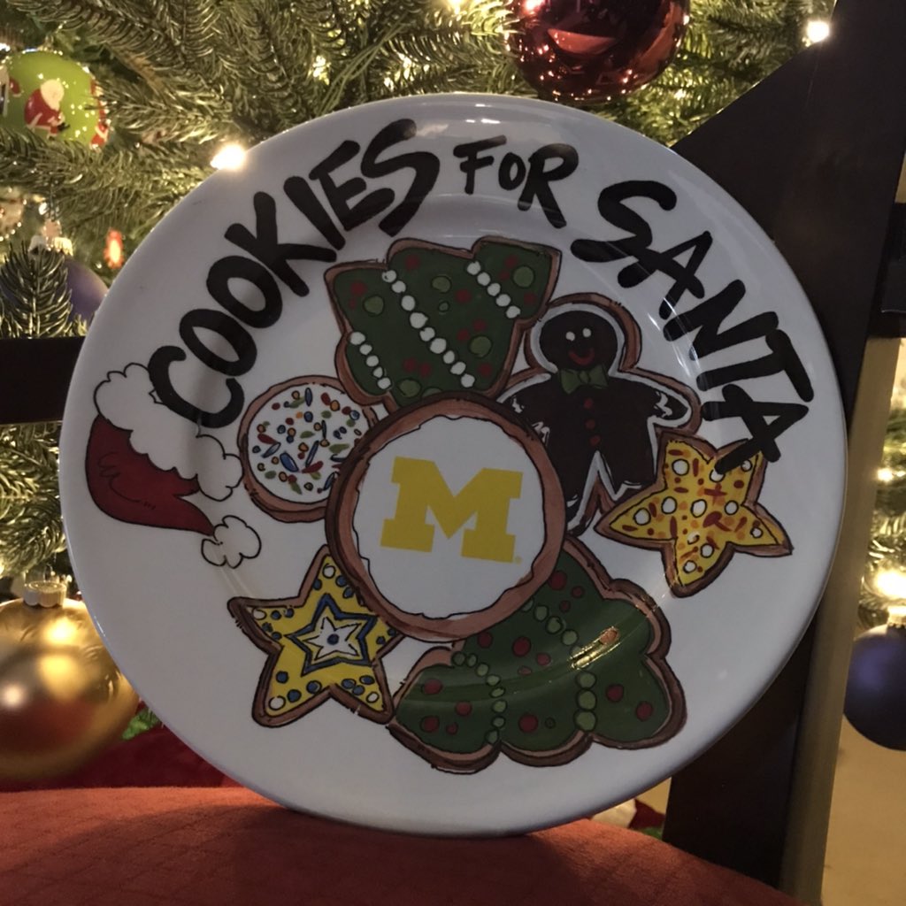 Steph_Bennett1's tweet photo. Early Christmas present! ๐๐ Cookies for Santa, Maize N Blue and Go Blue style! #CookiesforSanta #Michigan #MaizeNBlue #GoBlue ๐ช๐
๐ป๐๐ @UMich @UMichAthletics @michiganalumni https://t.co/9cfDhhqImM