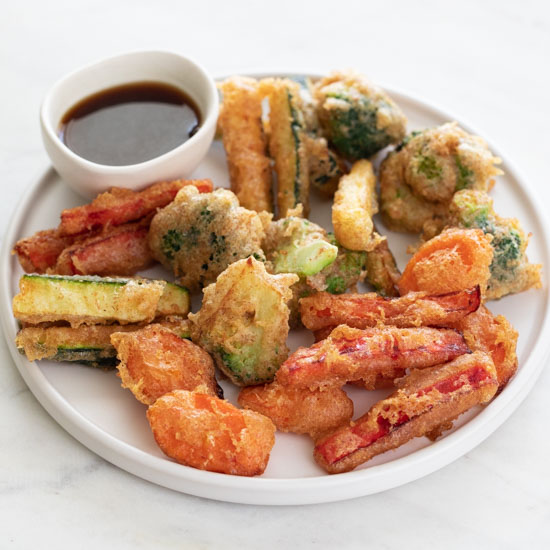 Learn how to make vegetable tempura at home using simple and easy to get ingredients. It’s so crispy and delicious, especially with this amazing sauce. simpleveganblog.com/vegetable-temp… #vegan #sidedish #appetizer #side #japanese