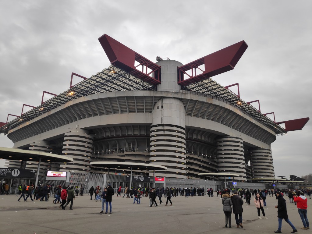 Ostadium's tweet photo. week-end italien : derby de Gênes + 120 ans de l'AC Milan (vs Sassuolo) par @Jh__B https://t.co/ogThrKmx47 https://t.co/NTsUoka1kB