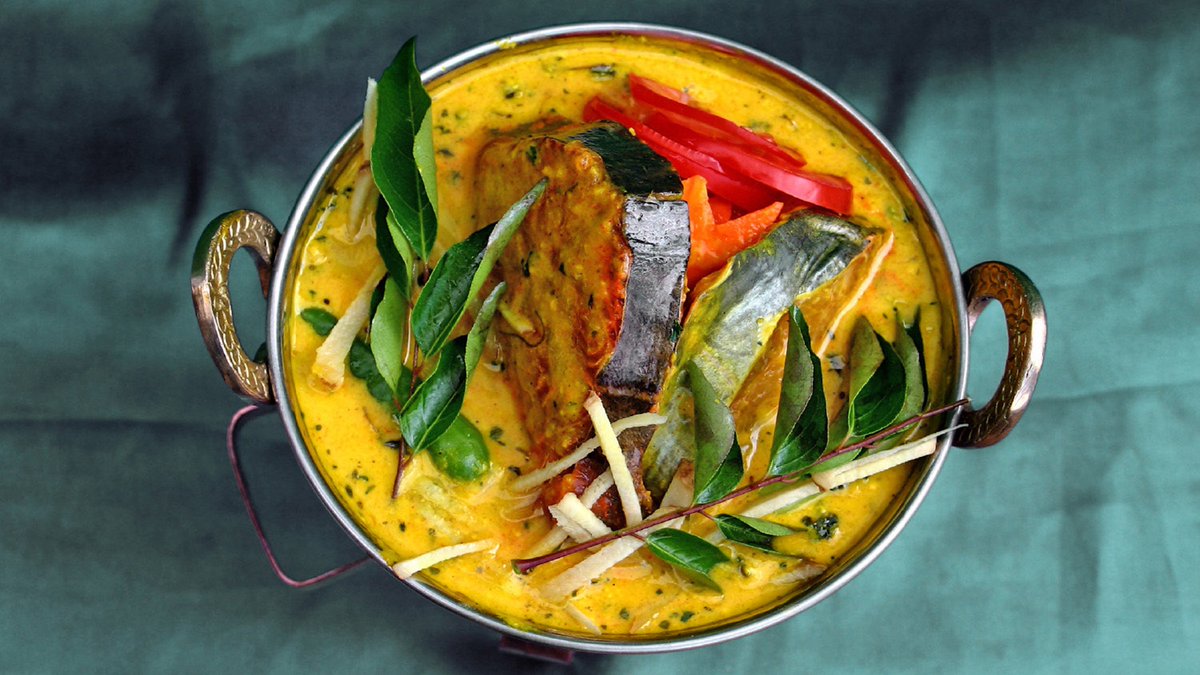 LPTIJ's tweet photo. Standing on the edge of the Indian Ocean, #Kerala lured ancient maritime traders with its intoxicating spices and the reason why its cuisine showcases a trans-oceanic exchange of cultures.
Read more @ https://t.co/ZCXQFgdGE9
#CulinaryTrail #lepassagetoindia #lpti #IncredibleIndia https://t.co/23d8nHsjgw