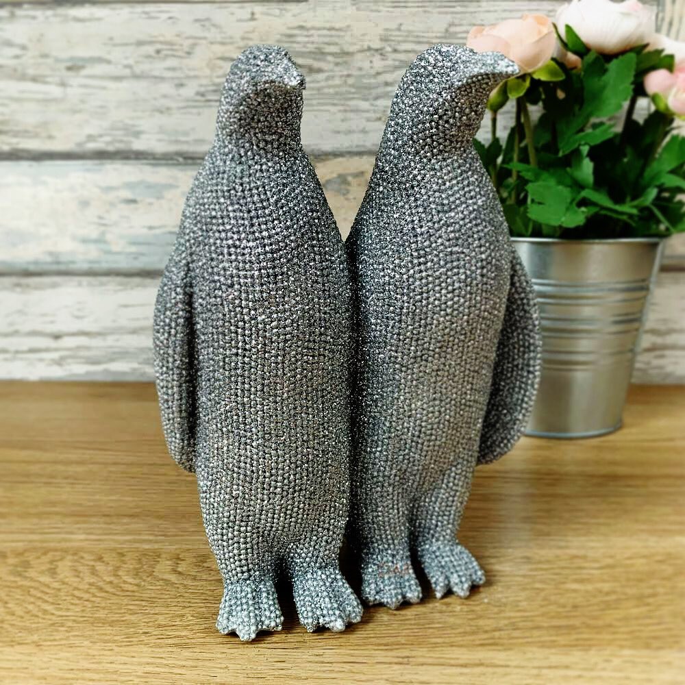 GildedLiliGifts's tweet photo. If you missed out on our #LesserandPavey giveaway then don’t worry you can still get your hands on these adorable penguins! 🐧 Order by the 23rd for FREE TRACKED 24 DELIVERY! 🎁 

#FridayFunday #Christmas #giftsforher #giftsforhim #FridayMood #giveaway https://t.co/J3AY7EeP9r