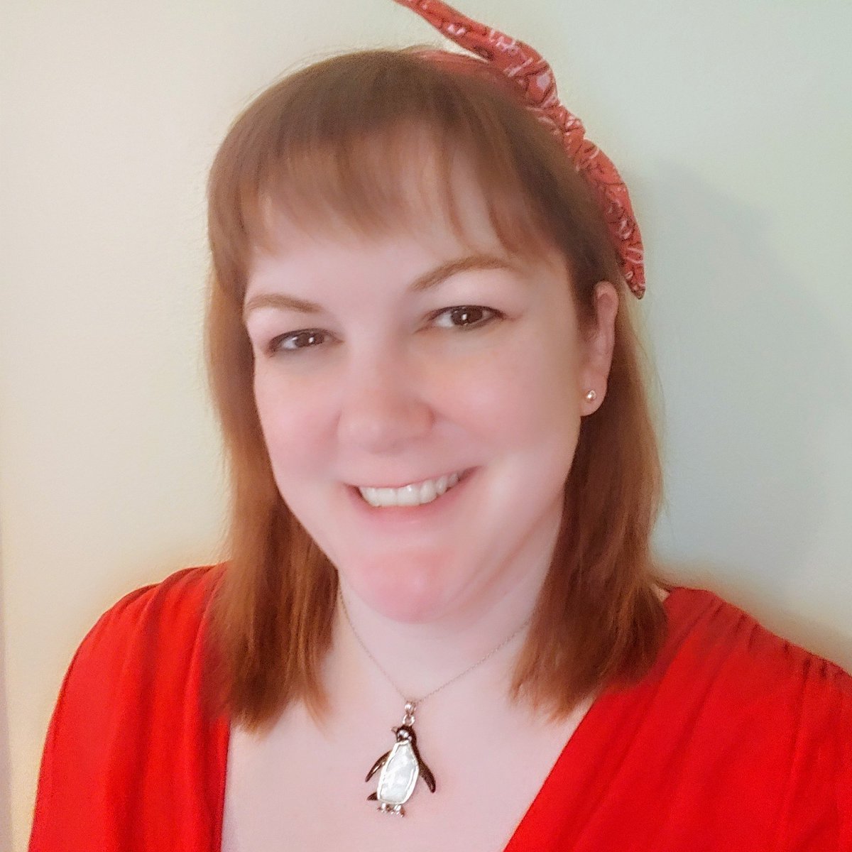 SarahNicole838's tweet photo. New hair! A new look for a new decade.
#Haircut #IGotBangs https://t.co/jo2E55eNpy