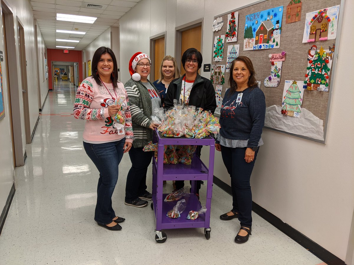 Cookie deliveries to our amazing Highland Forest staff
<a href="/ECISDtweets/">East Central ISD</a> <a href="/hfelem/">Highland Forest Elem</a>  #cookieclub