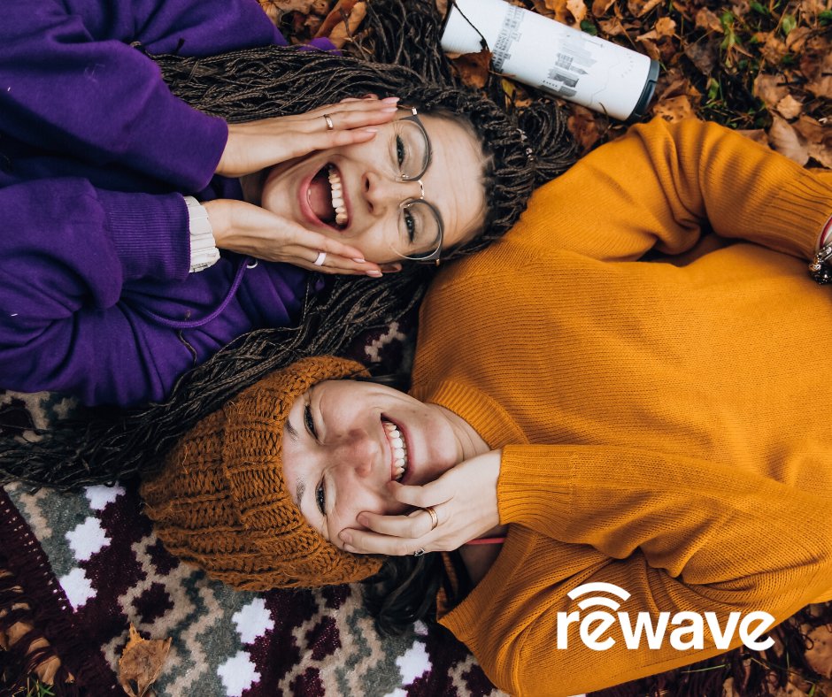 RewaveInc's tweet photo. It's the most wonderful time of the year! And its time for you to switch to Rewave! Internet, tv and voice for less than you pay now. Learn more at https://t.co/EDzTR4gMIB #catchthewave #happyholidays #rewaveinc #cheapinternet https://t.co/2Pxb5Uu85e