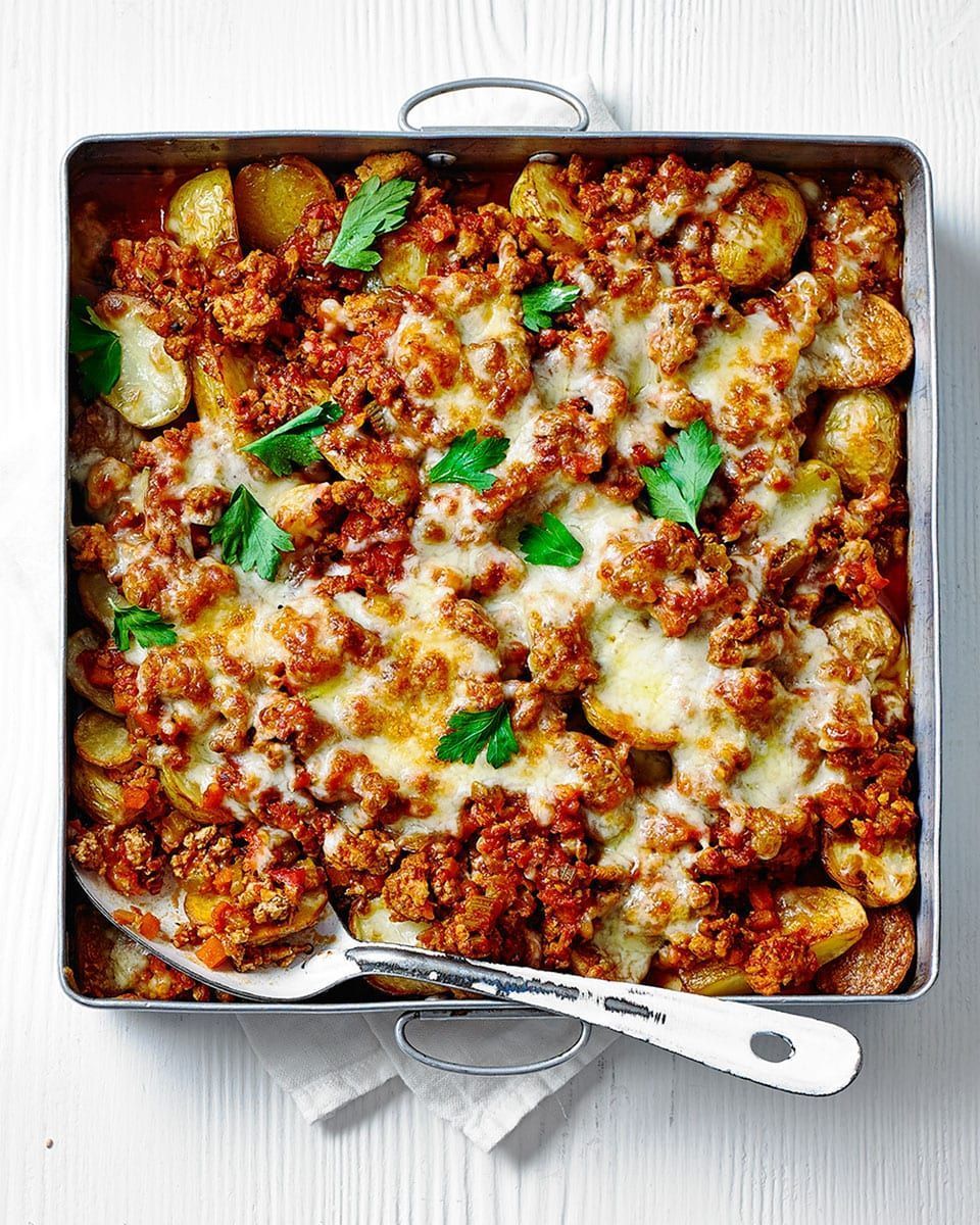 It may be a #turkey recipe but no one would refuse this tasty dish even if they think they have had enough of turkey! Turkey bolognese bake #yummyfood buff.ly/2NXXXg1