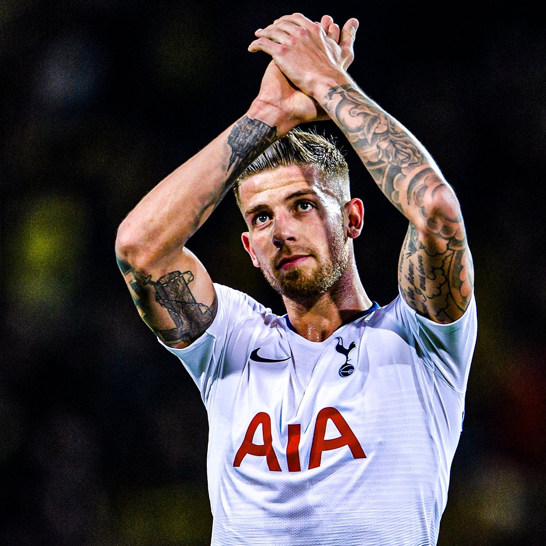 AlderweireldTob's tweet photo. Extremely happy and honored to sign a new deal at @SpursOfficial . I would like to thank everyone at the club, the staff, my team mates, all the wonderful supporters and of course my family for the support on and off the pitch. 
I’m really excited for the future. 💪🏻 #COYS https://t.co/8eiEnBwJCB