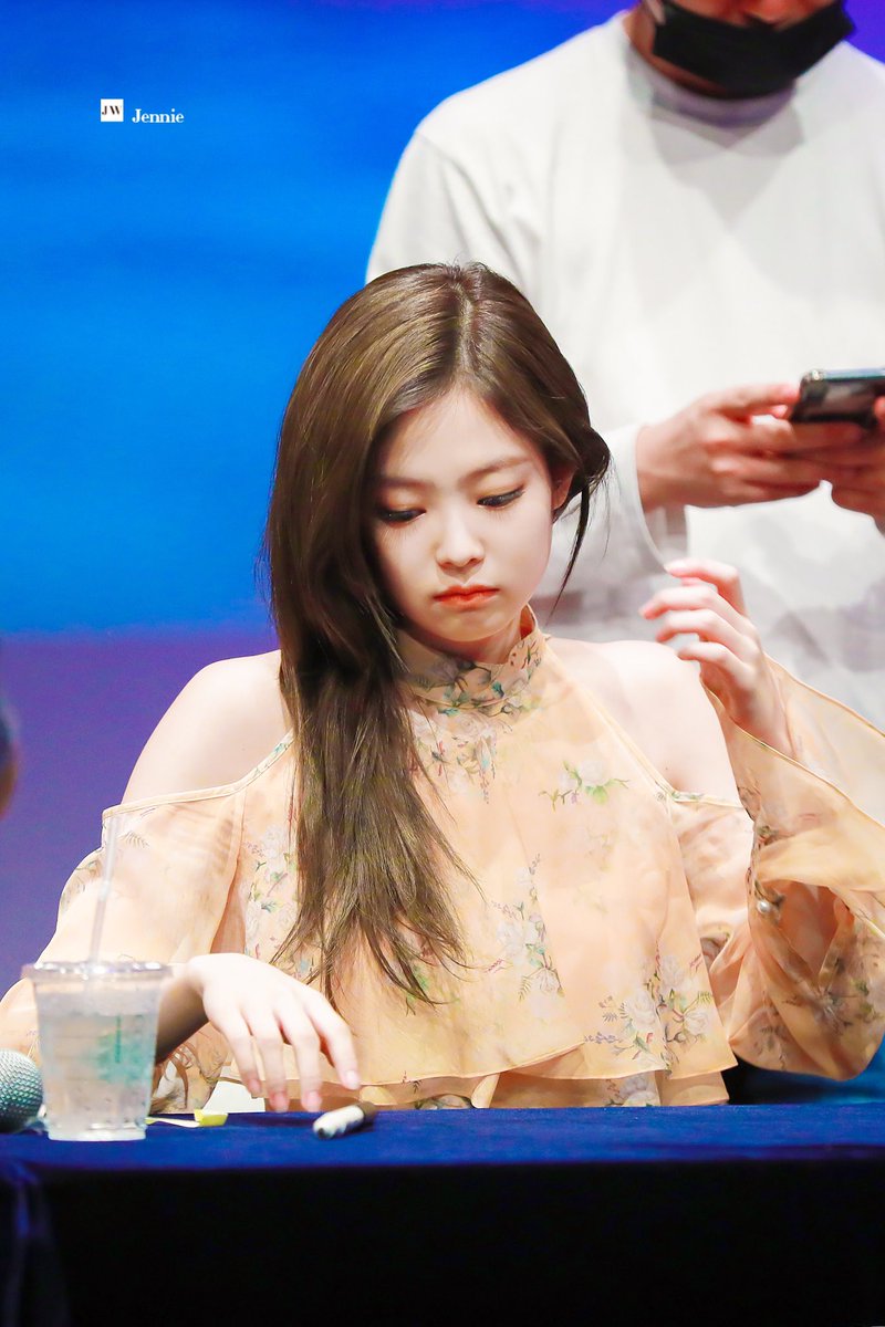 JENWONDER_COM's tweet photo. MISS YOU 🖤
#블랙핑크 #제니 #BLACKPINK #JENNIE https://t.co/o44CvnBDZm