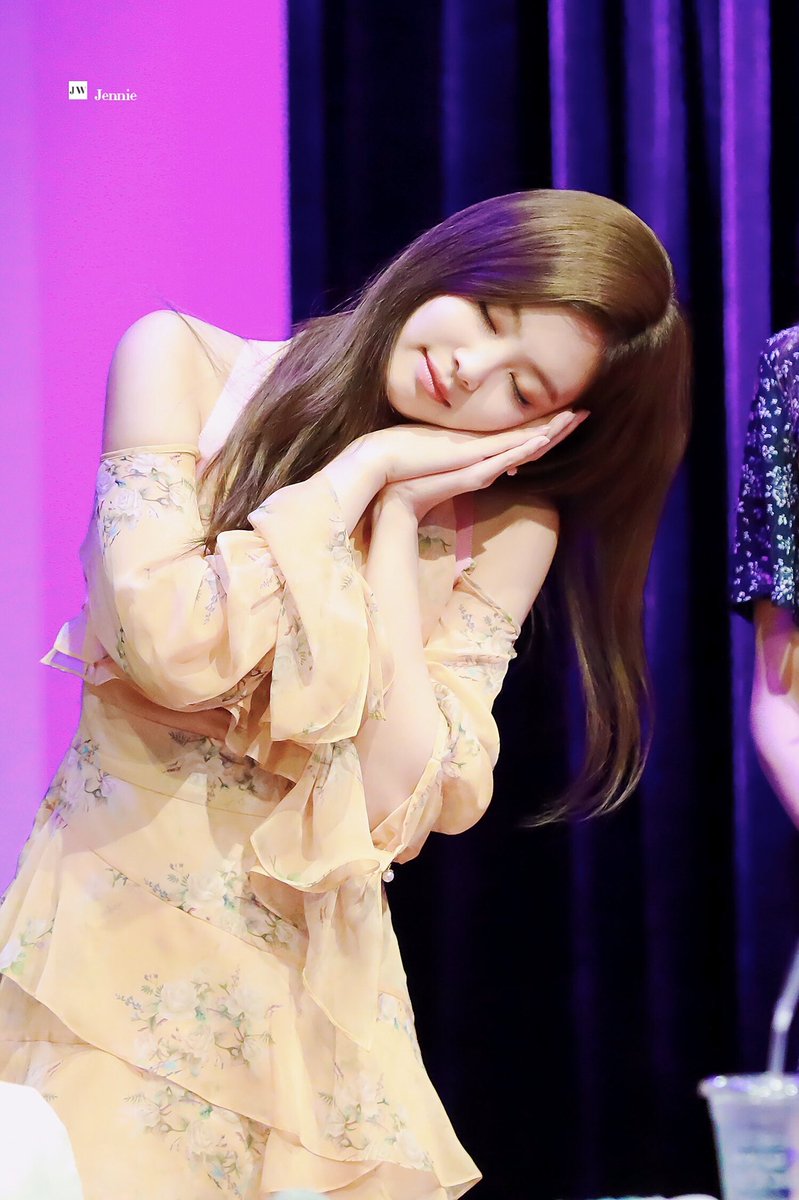 JENWONDER_COM's tweet photo. MISS YOU 🖤
#블랙핑크 #제니 #BLACKPINK #JENNIE https://t.co/o44CvnBDZm