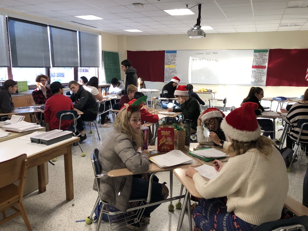 PrincipalWlhs's tweet photo. #WLHS#HappyHolidays! https://t.co/rzYpXGbOfR
