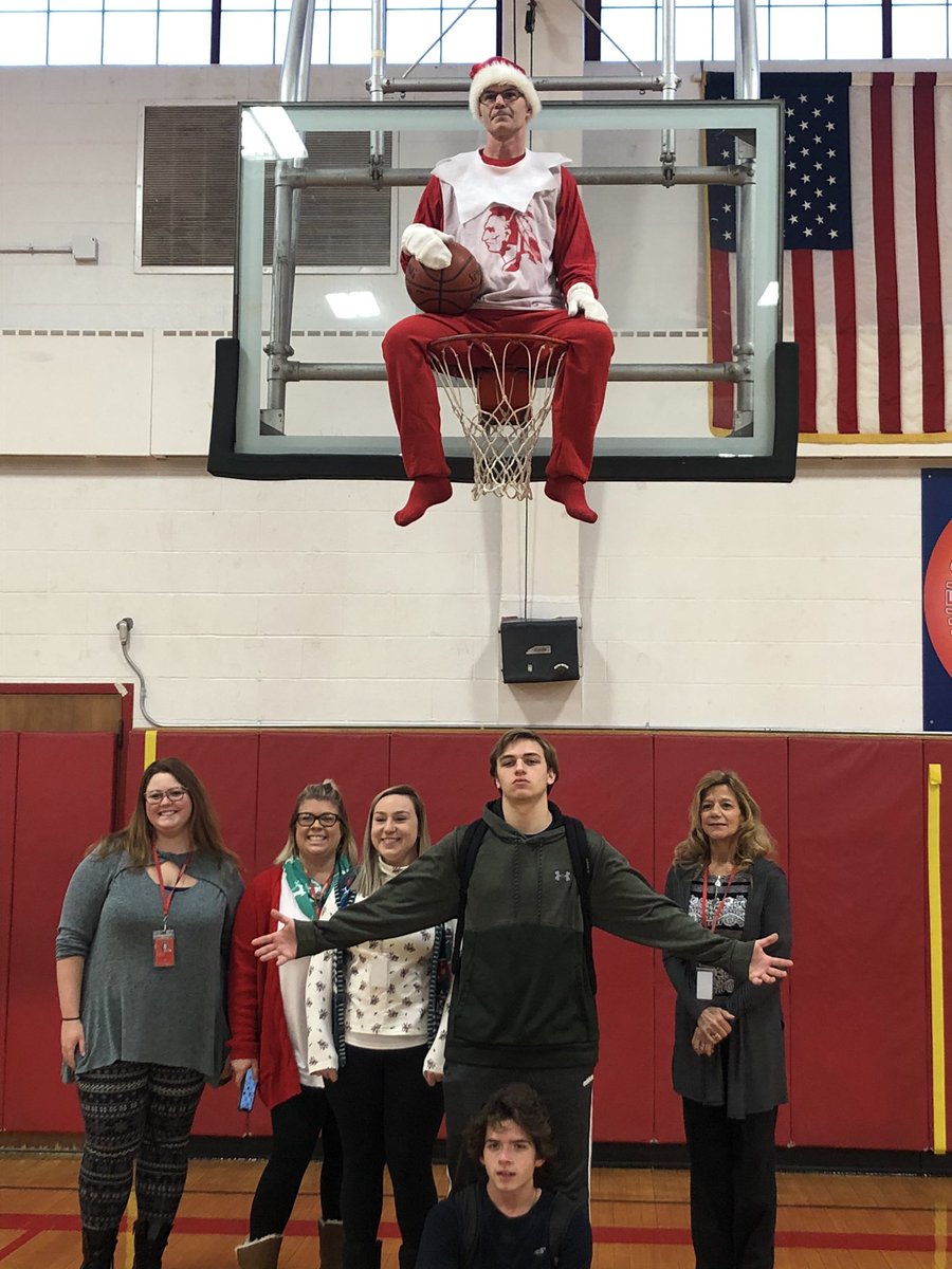ms_reedhardt's tweet photo. Wow!!!! #chiefelf #sorryaboutthehoop @LadyChiefsBask1 @IrqBasketball Who says elves can’t dunk?!? https://t.co/1VPA39TWxx