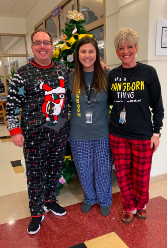 lmwharton's tweet photo. #KidsDeserveIt Pangborn's Holiday Spirit Week 😊🎄@eameredith @ststoney16 https://t.co/JAaQF703YE