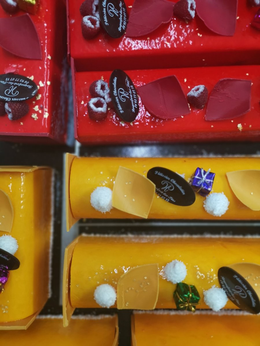 [Nouveau lauréat]
C’est bientôt Noël 🎅J’espère que vous avez bien prévu votre bûche😊 
Notre nouveau lauréat Christian Blanchard peut vous aider. Il reprend Les Pains de Roquefort. 
Après y avoir travaillé en tant que chef pâtissier pendant 7 ans, il compte bien la développer !