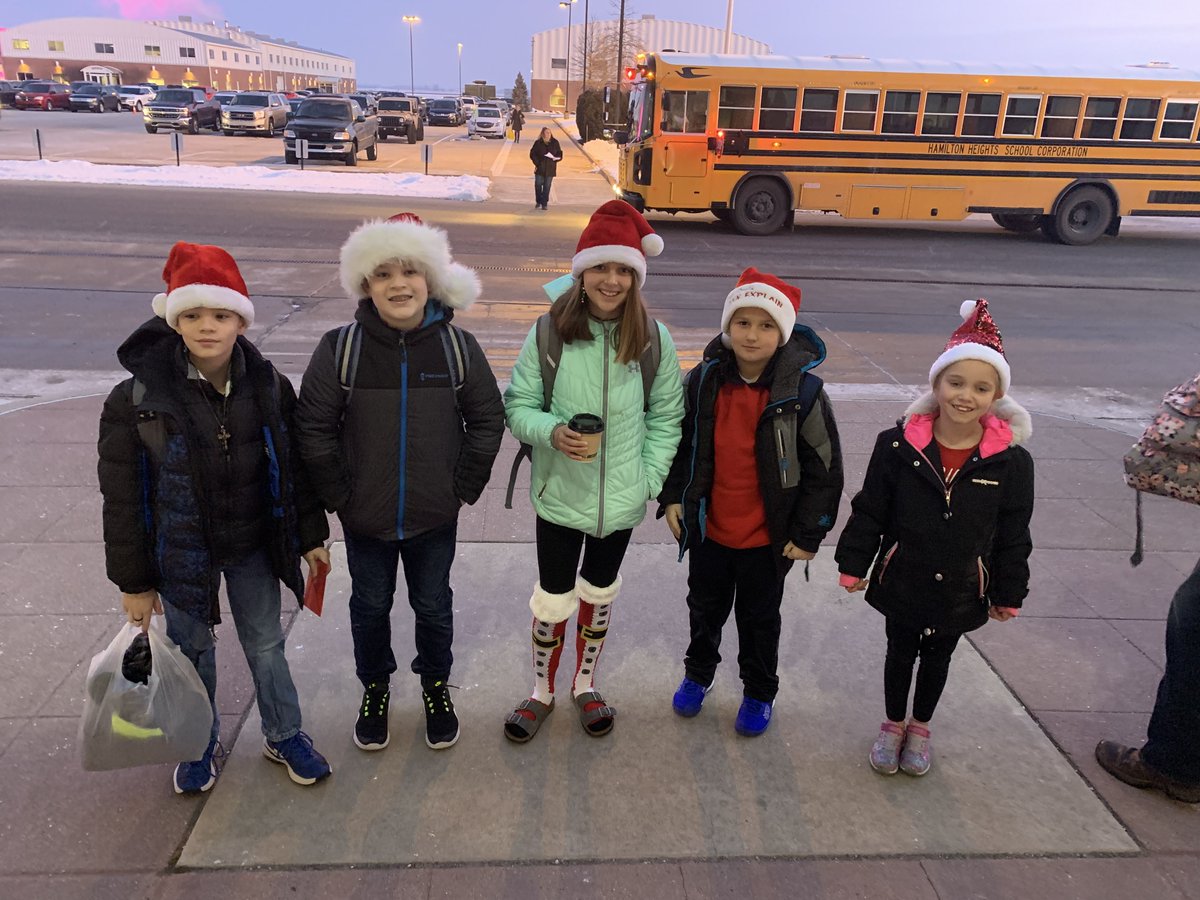 WeAreBecks's tweet photo. We wish you a Merry Christmas, we wish you a Merry Christmas  and a Happy New Year!  🎄🎄🎄🎄

#Round1 #WeAreBecks #MerryChristmas https://t.co/E8wkhFWiDS