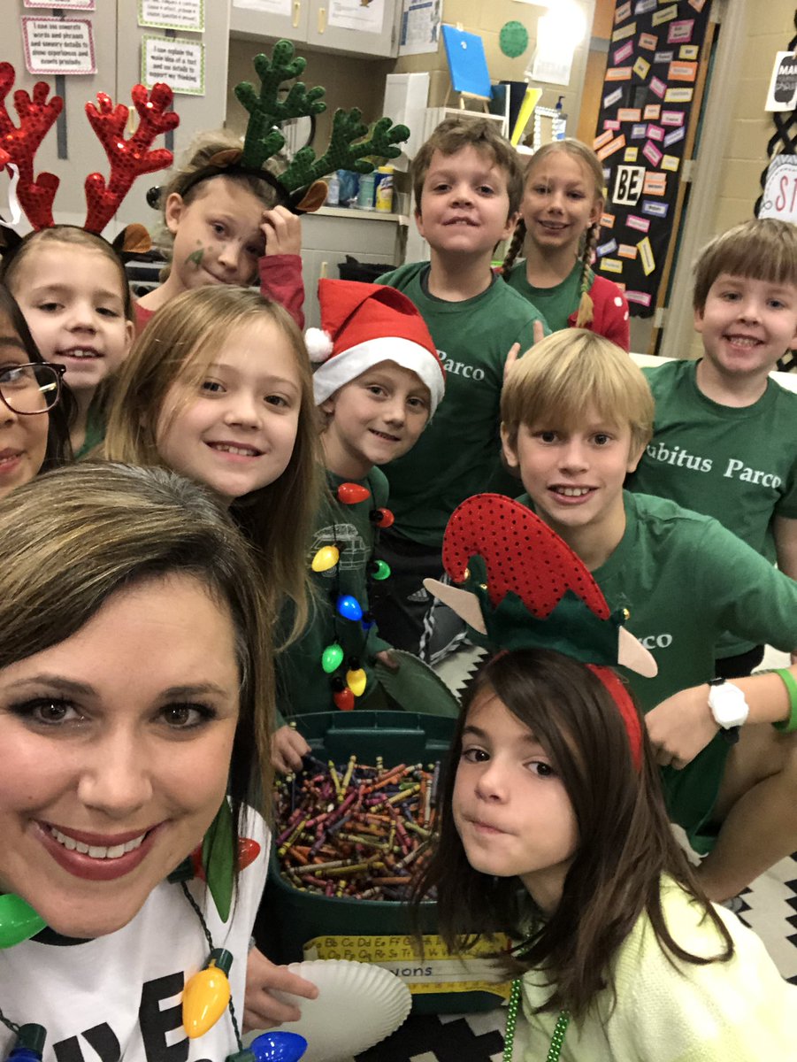 Wilbanksfunin41's tweet photo. My azim dream team. Love them. #azim #ateam #falalala #subitusparco 💚🎄💚🎄 https://t.co/5pNIhhAR8T