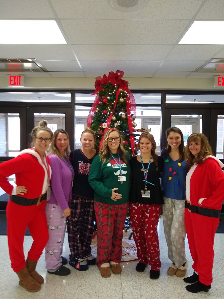 BeckaGoshert's tweet photo. Best grade level!! 5th grade rocks! #relentlessgators #GlenwoodKidsDeserveIt https://t.co/UrHPGR6hfw