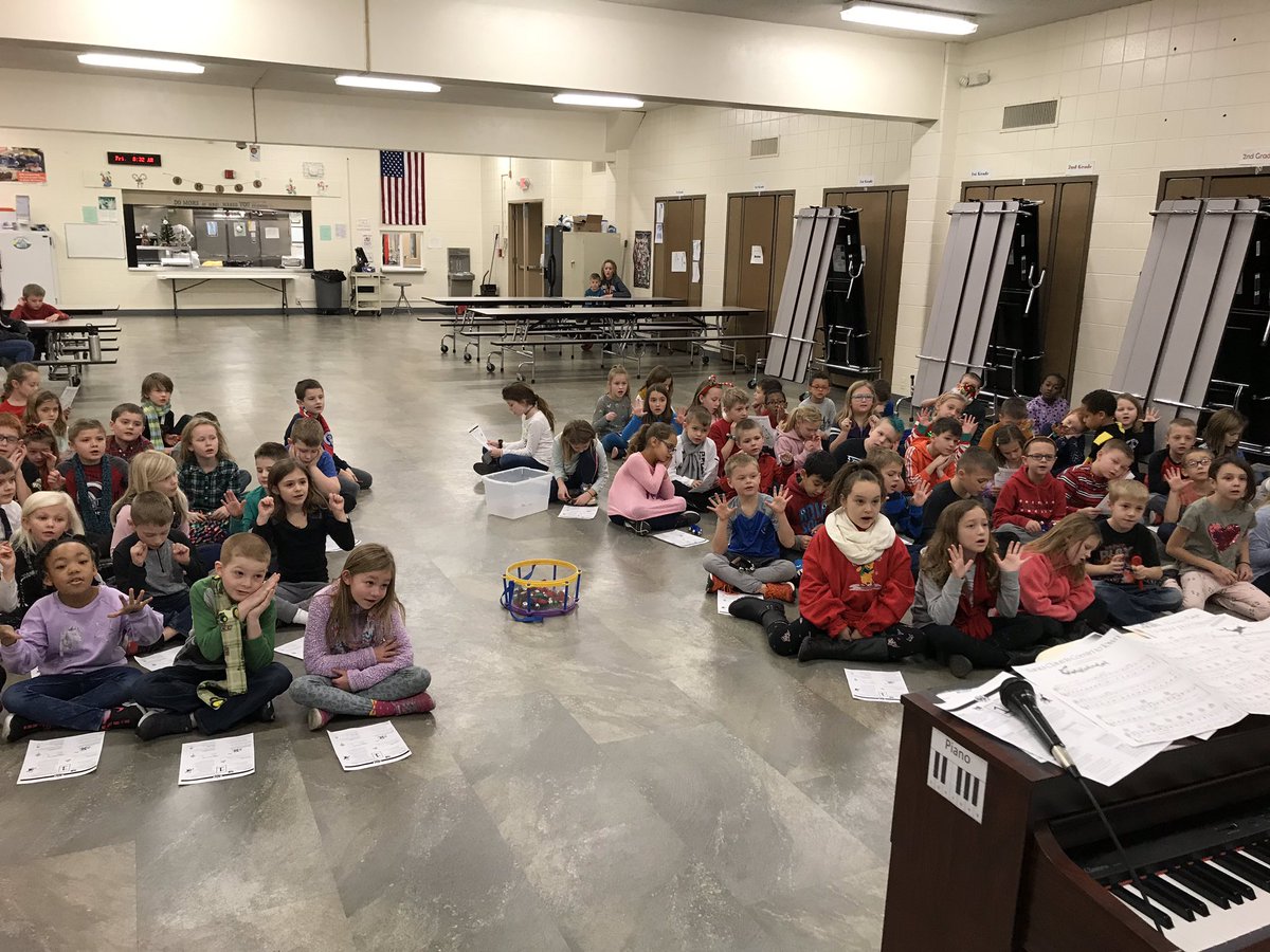 SimonElemSchool's tweet photo. One of the many fun activities this week...grade level sing alongs in music. https://t.co/POYY1juiWr