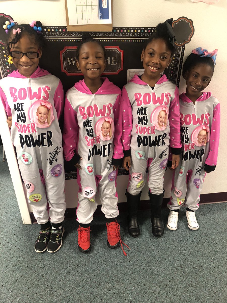 HJackson_RSPA's tweet photo. PAJAMA DAY‼️ Happy Friday!! #1stgrade https://t.co/Ryg9zDzVHs