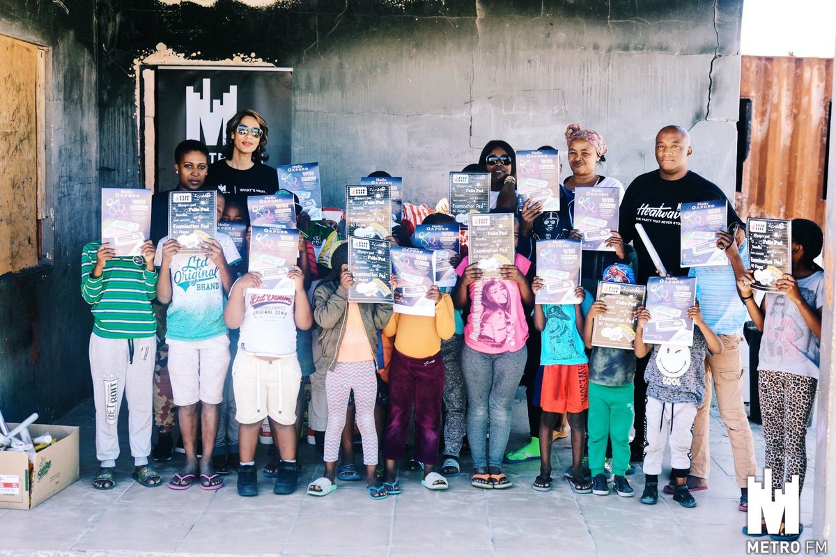METROFMSA's tweet photo. @metrofmsa together with Top Notch Entertainment went to Zanokhanya childrens safety home to show the children love this festive season ❤️ #HeatWaveCPT https://t.co/Fq4XOtwB71