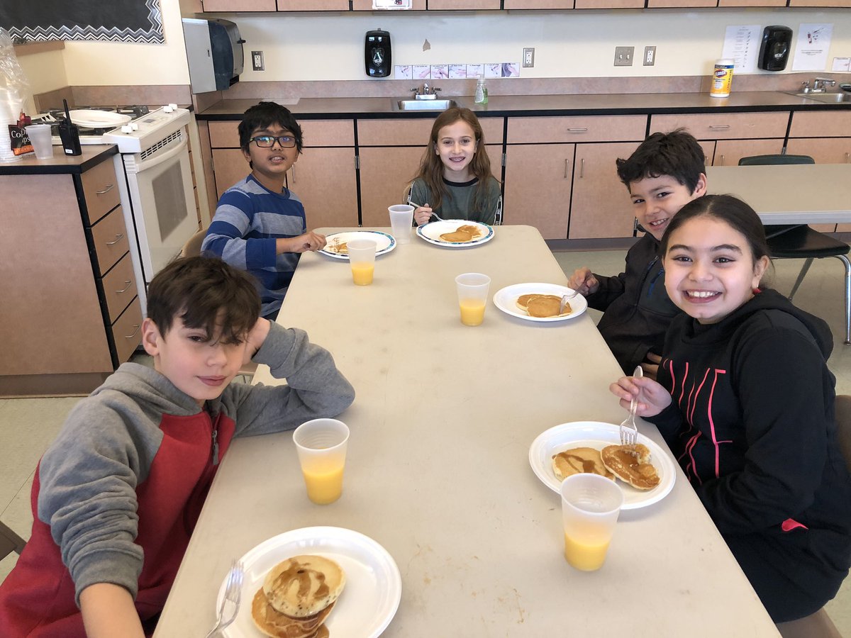 HowellMemorial's tweet photo. “Better than IHOP!” Strong reviews of the pancakes prepared by chef Remo for our PAWS winners! Always great spending time with these bulldogs! #HTPSLearnerSuccess https://t.co/mGgAsmTGA1